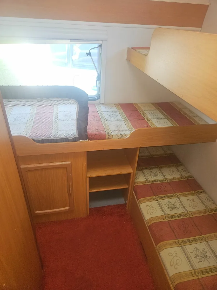 Caravan - Image 2