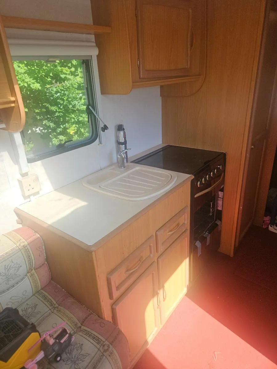 Caravan - Image 4