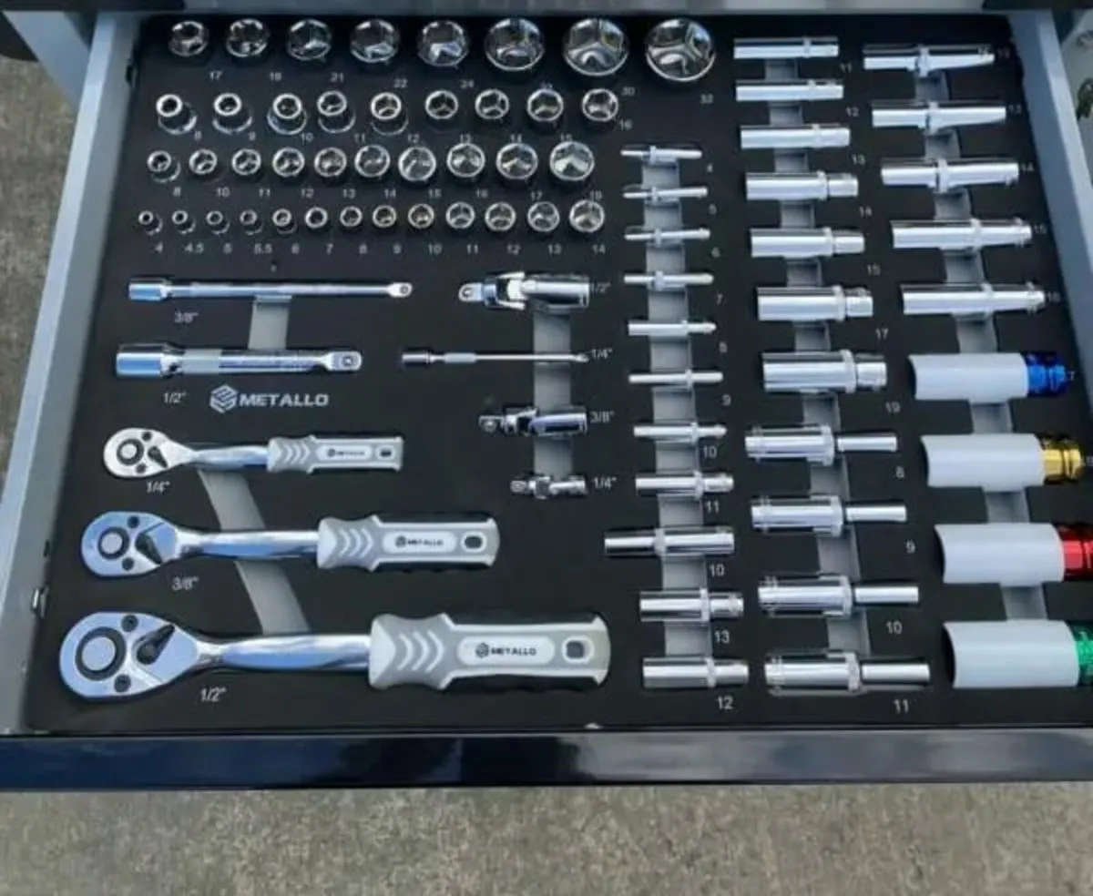 7/6 tool box with tools - Image 2
