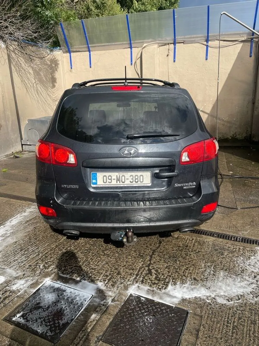 2009 Hyundai Santa Fe - Image 4