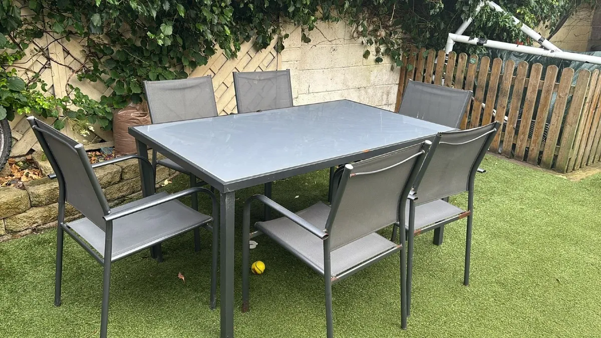 Garden table & chairs - Image 2