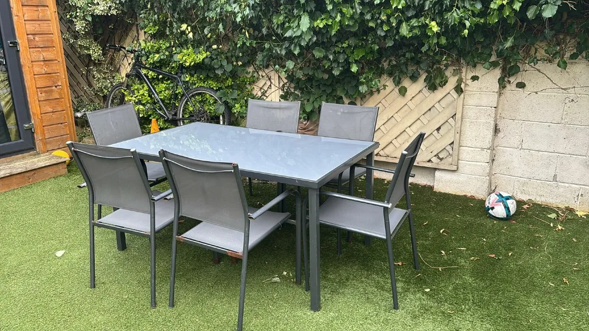 Garden table & chairs - Image 3