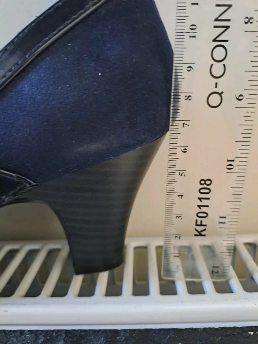 Black and navy suede shoes size 8 - Image 3
