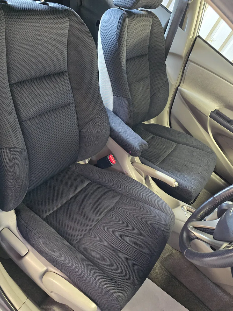 Honda Insight 2010 hybrid Nct&taxed €3990 no offer - Image 2