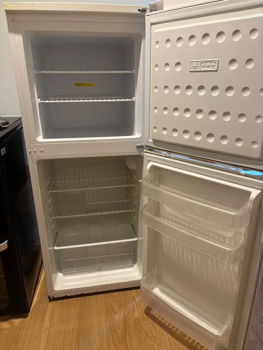 Gas Cooker & Beko Fridge Freezer - Image 2