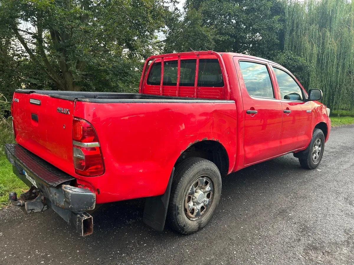 Toyota Hilux 2013 DOE 01/26 - Image 2