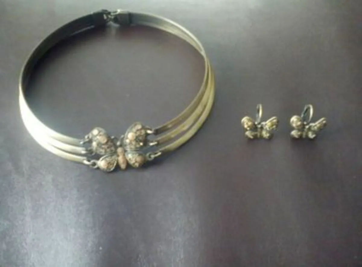 Butterfly Choker Style Necklace and Earrings Set.