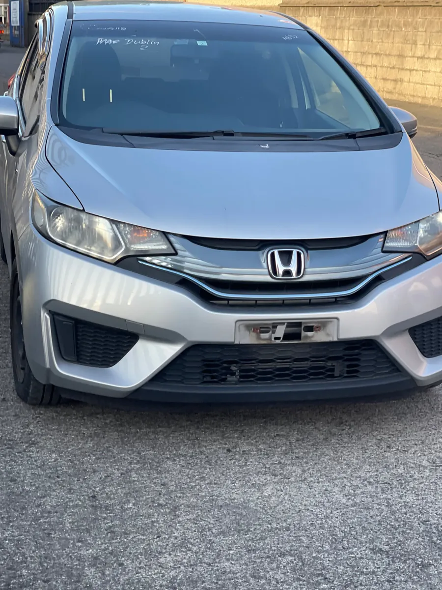 2015 hybrid Honda fit - Image 1