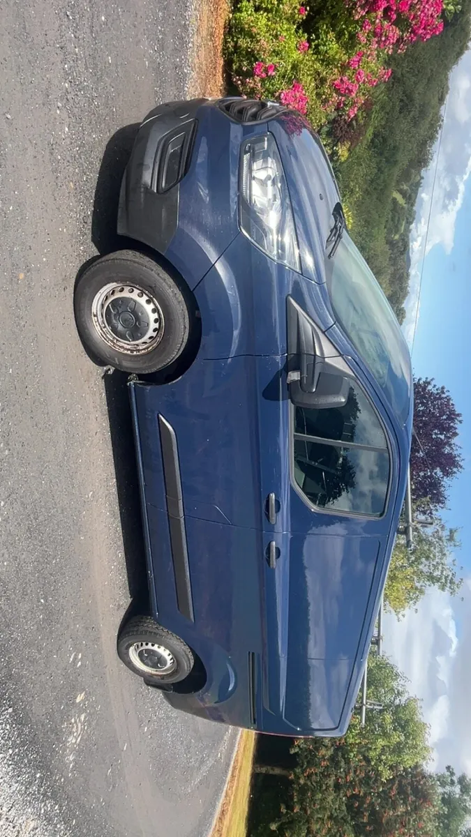 Ford Transit Custom - Image 2