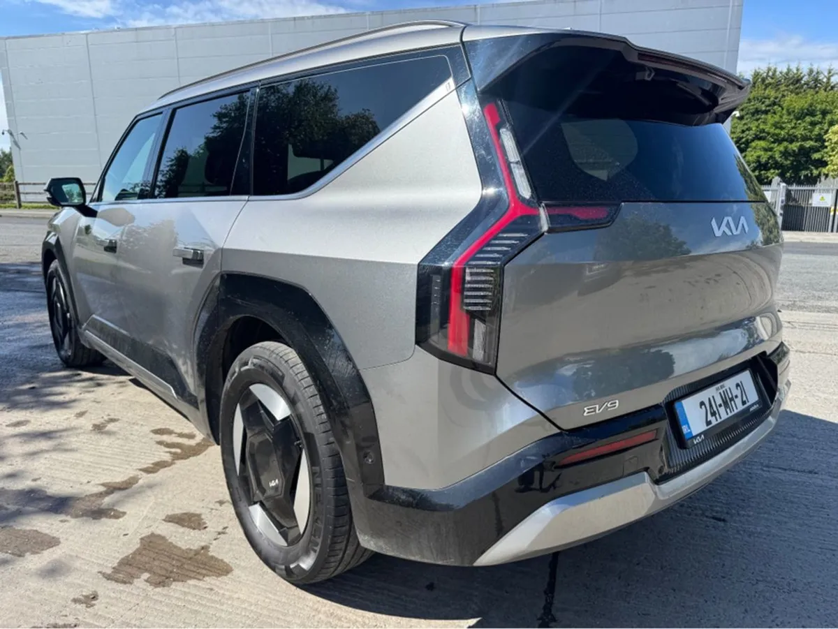 Kia EV9 Earth RWD - Image 4