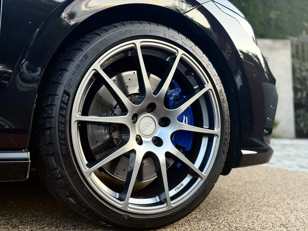 VW GOLF R DSG SUNROOF 320BHP GREAT SPEC - Image 4