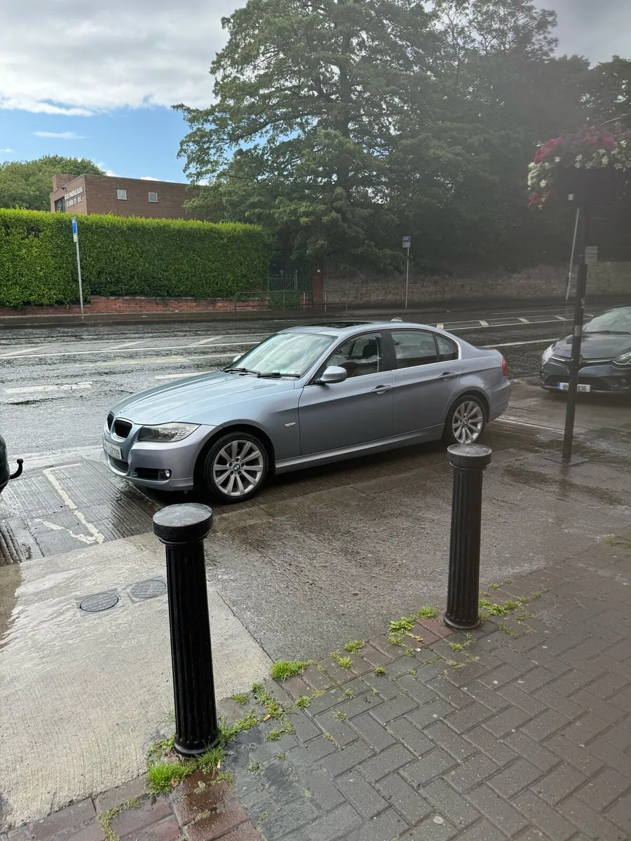 BMW 320 manual - Image 1