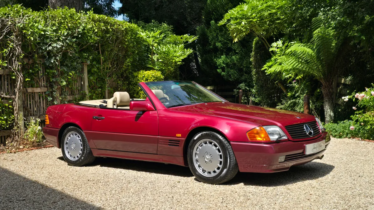 1990 Mercedes 300SL with only 35,000 miles - Image 1