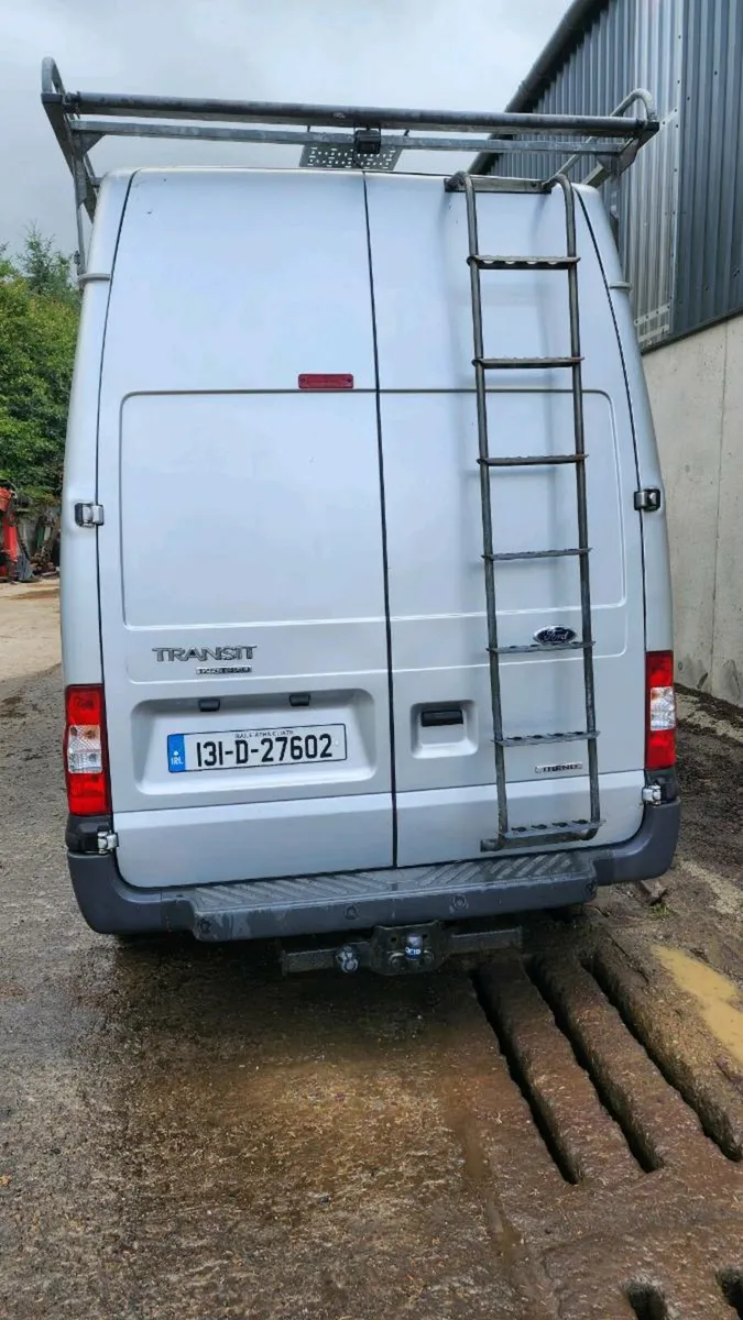 Transit van - Image 3