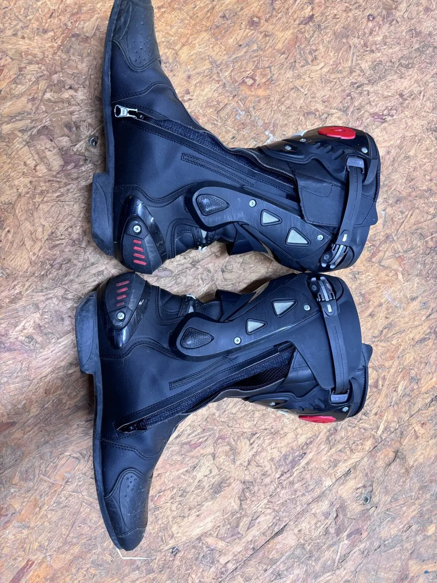 Sidi boots, alpinestars leathers,Motorcycle Tyres - Image 3