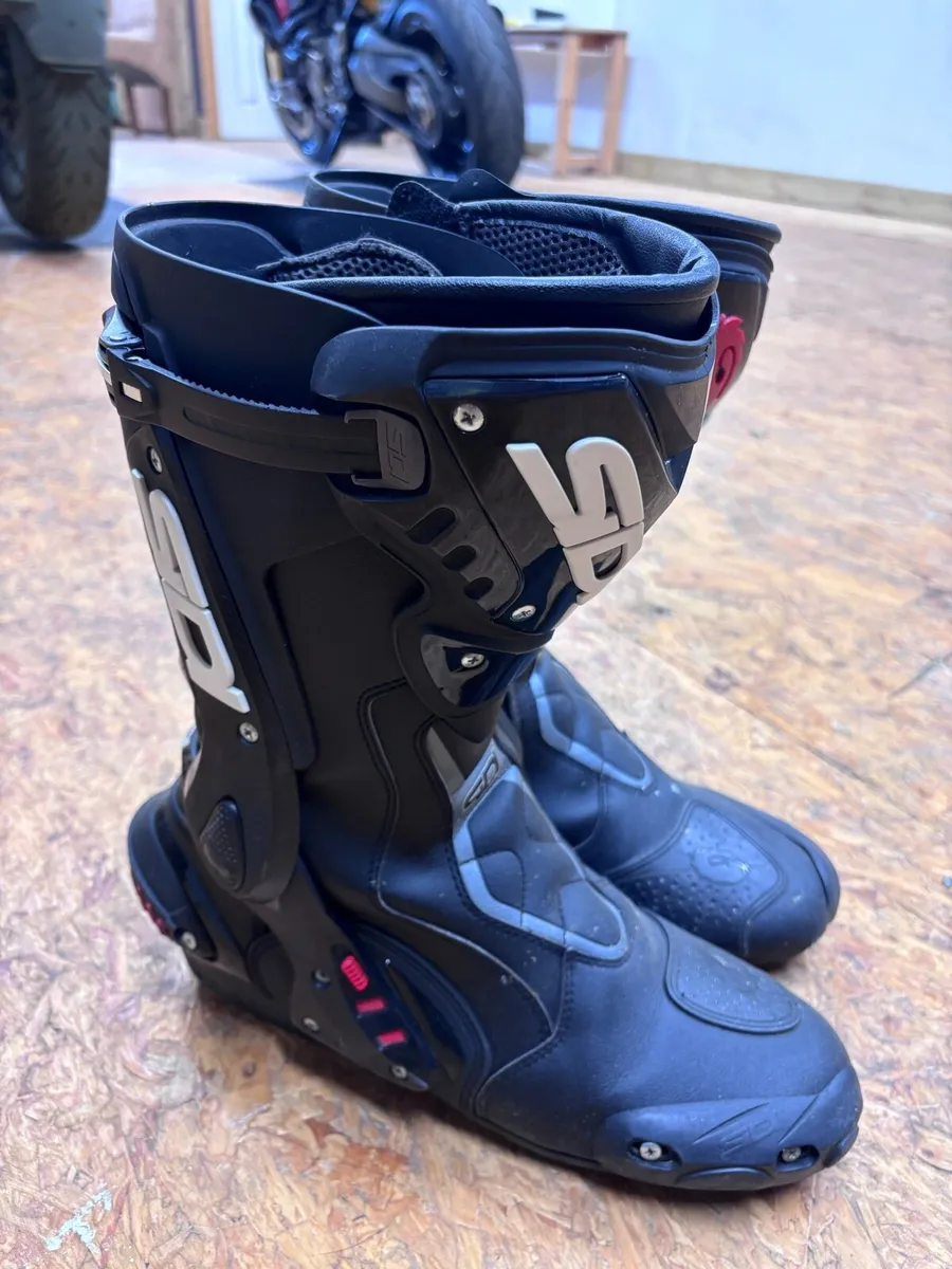 Sidi boots, alpinestars leathers,Motorcycle Tyres - Image 2