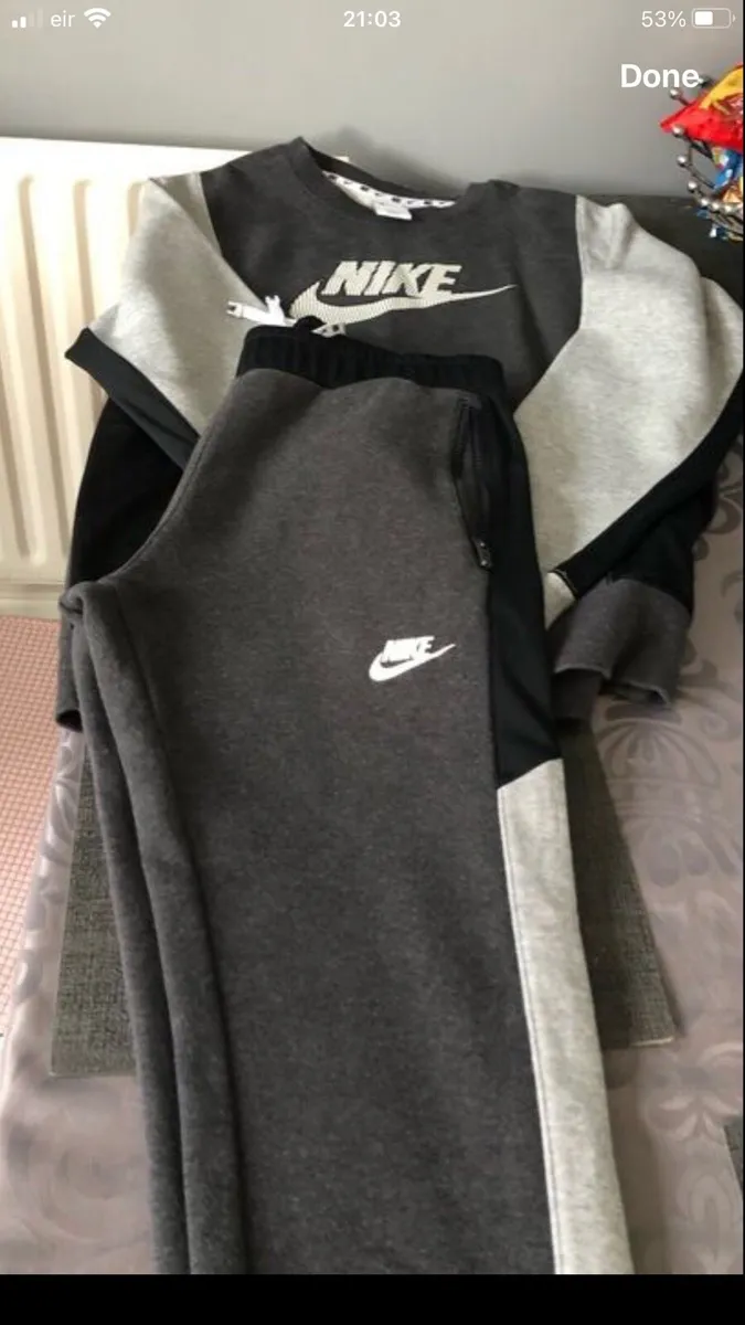 Mens Nike tracksuit size S €30 - Image 2