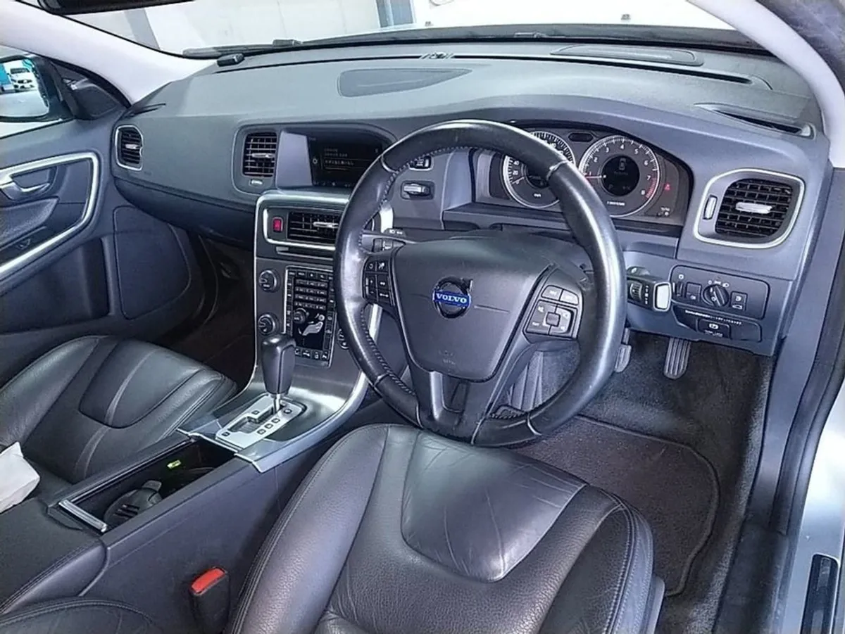 Volvo S60 1.6 E-driv Auto - Image 3
