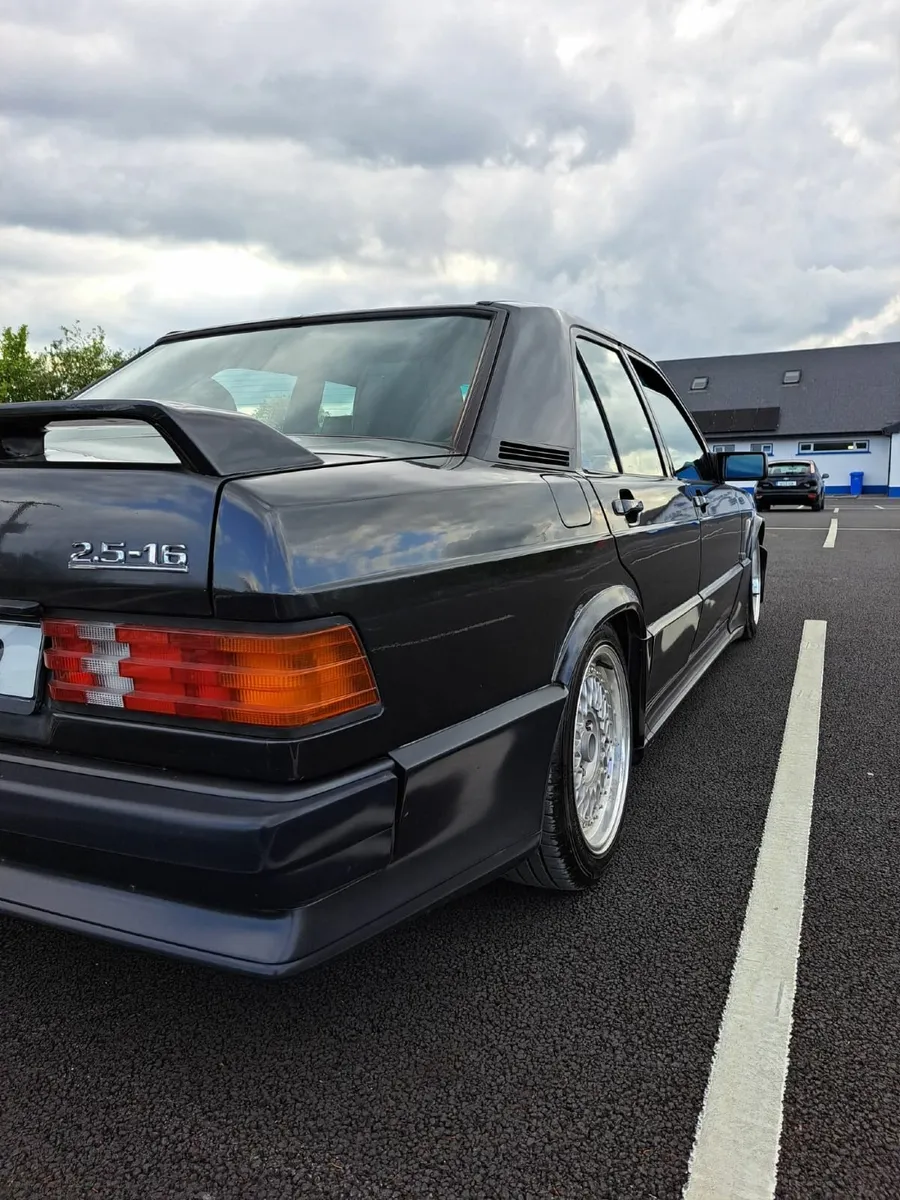 Mercedes 190E 2.5-16v - Image 2