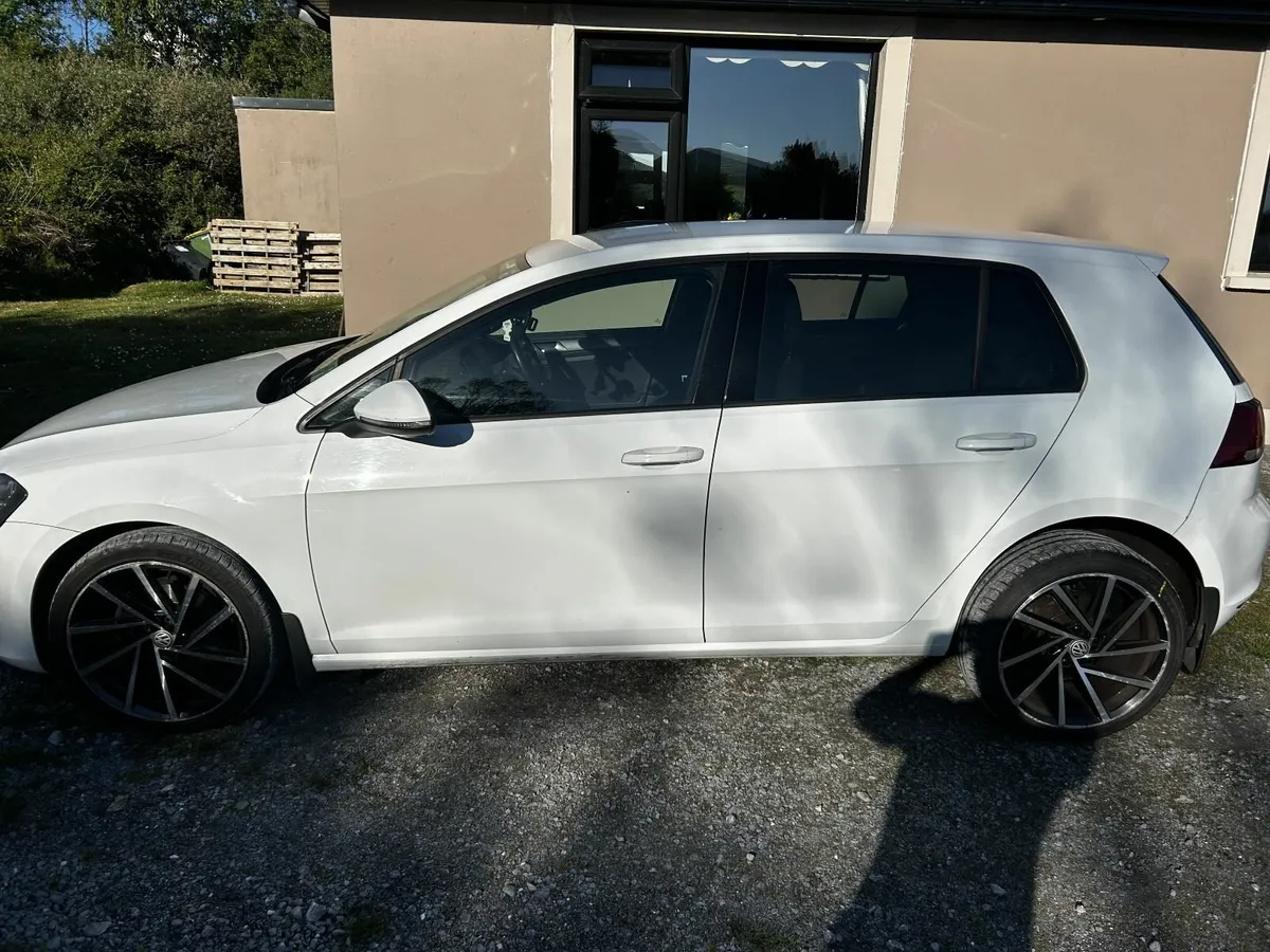 Volkswagen Golf 2014 - Image 2