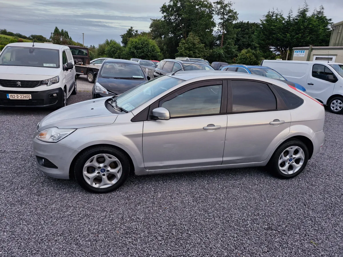 Ford Focus 2011 - Image 2