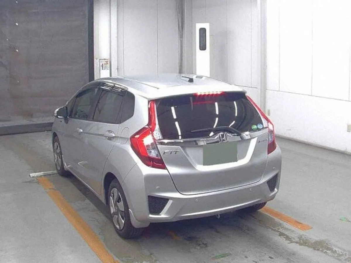 Honda Fit 1.5 Hybrid Auto - Image 2