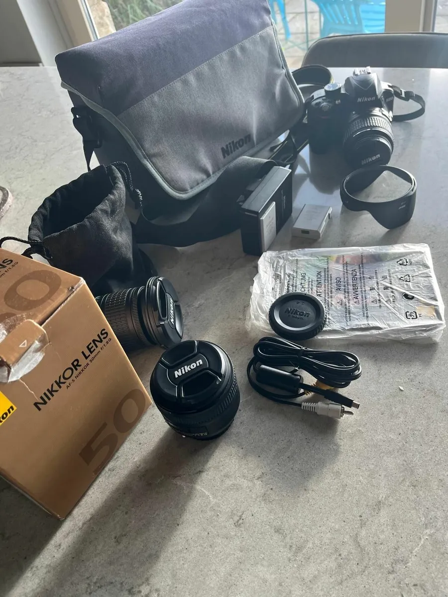 Nikon D3300 DSLR Camera Kit + 3 Lenses - Image 2
