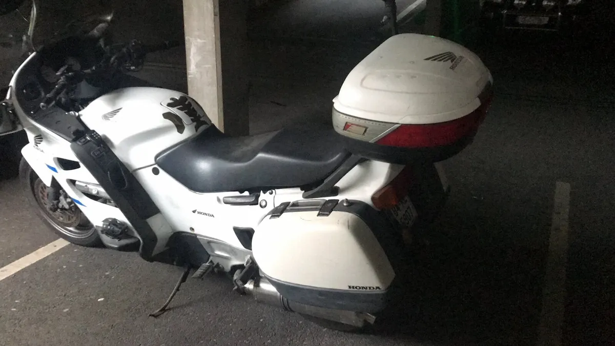 Honda st 1100 ex police bike - Image 4