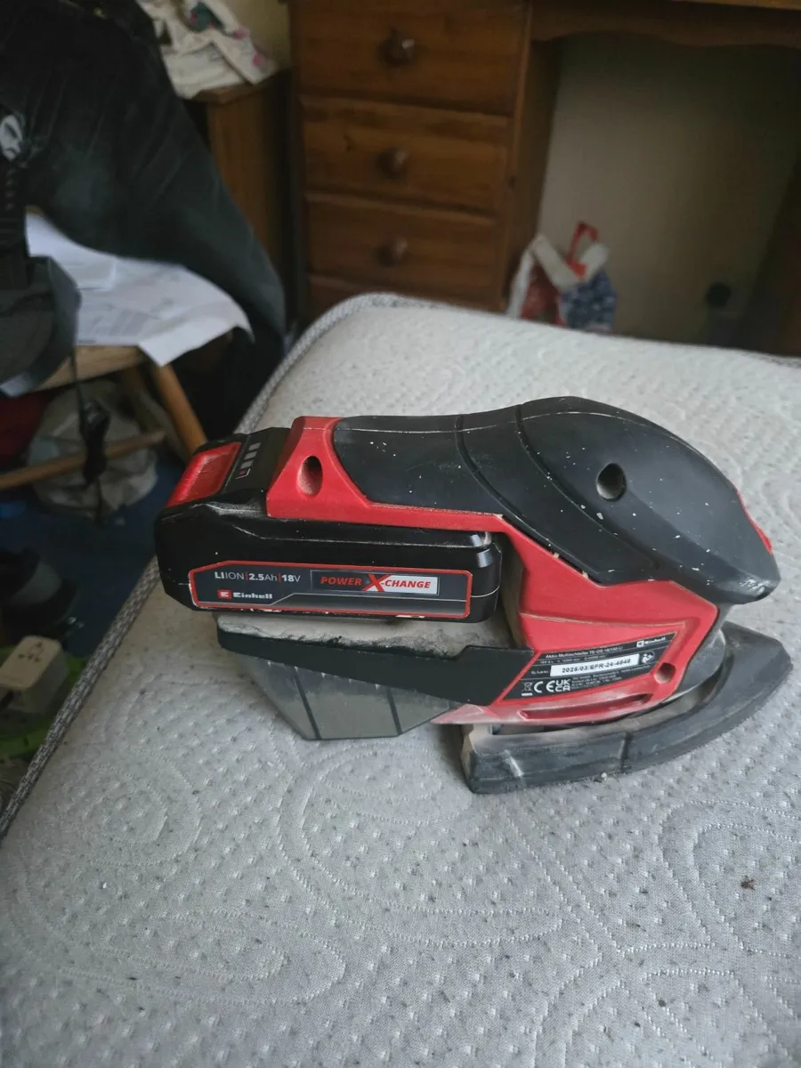 Einhell cordless sander - Image 1