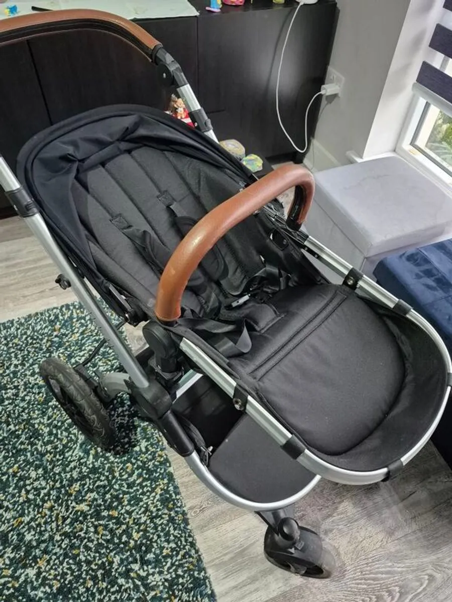 Travel System with Isofix Base - Image 4
