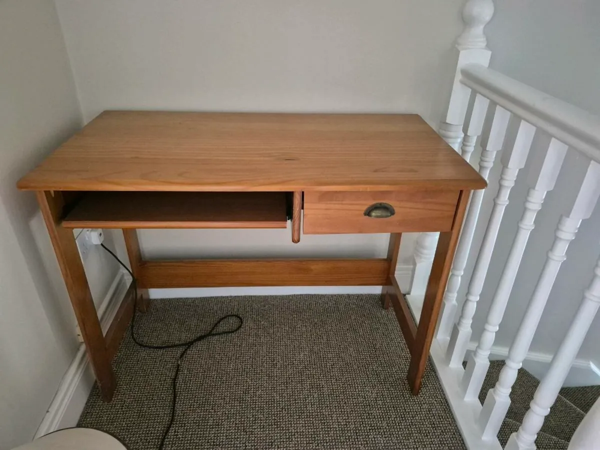 Computer Desk - Image 1