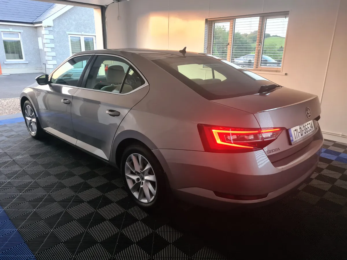 Skoda Superb 2017 - Image 3