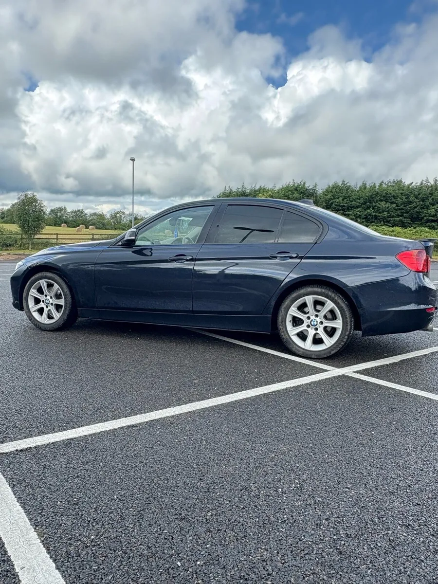 2012 BMW 3 Series - Image 3