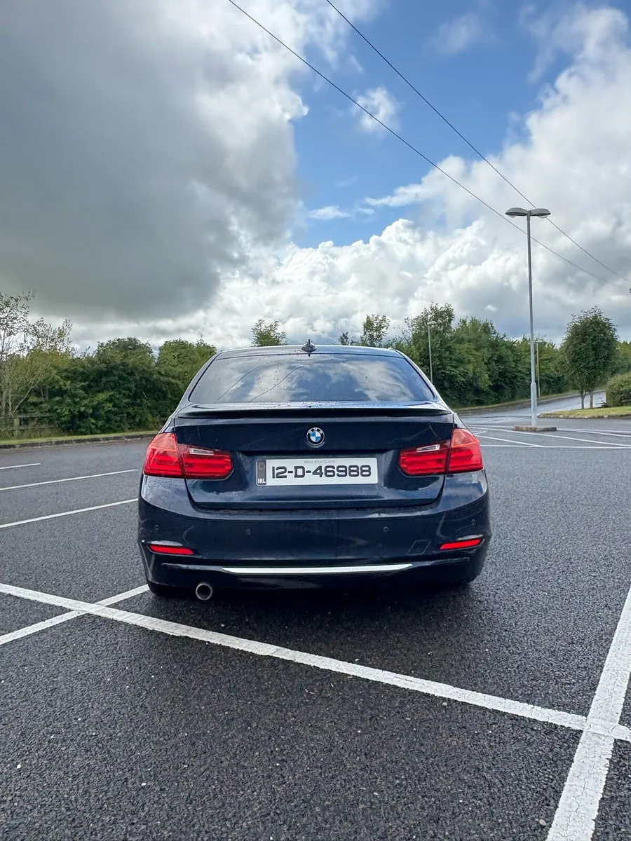 2012 BMW 3 Series - Image 4