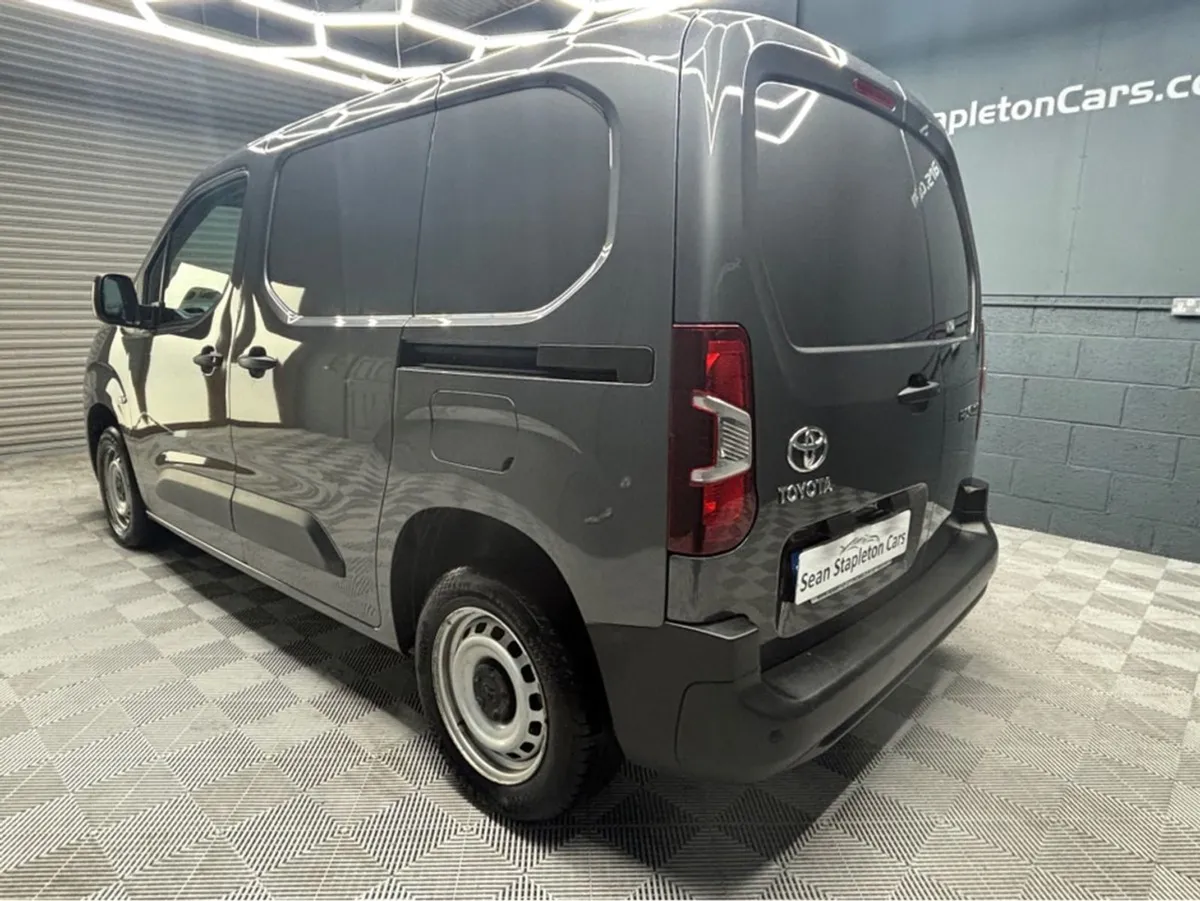 Toyota Proace 1.5 GX SWB 650KG 3 PR D 3DR - Image 2