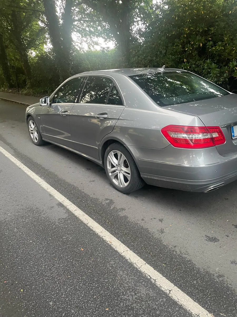 Car - Image 3
