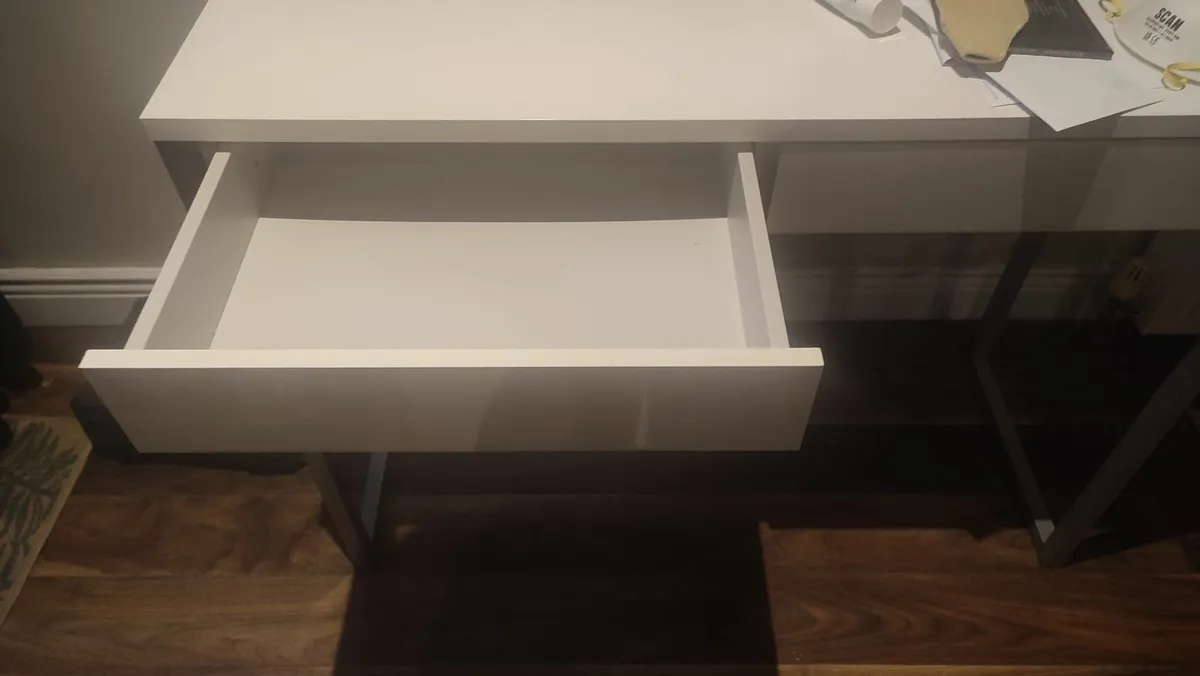 Office desk - Image 2