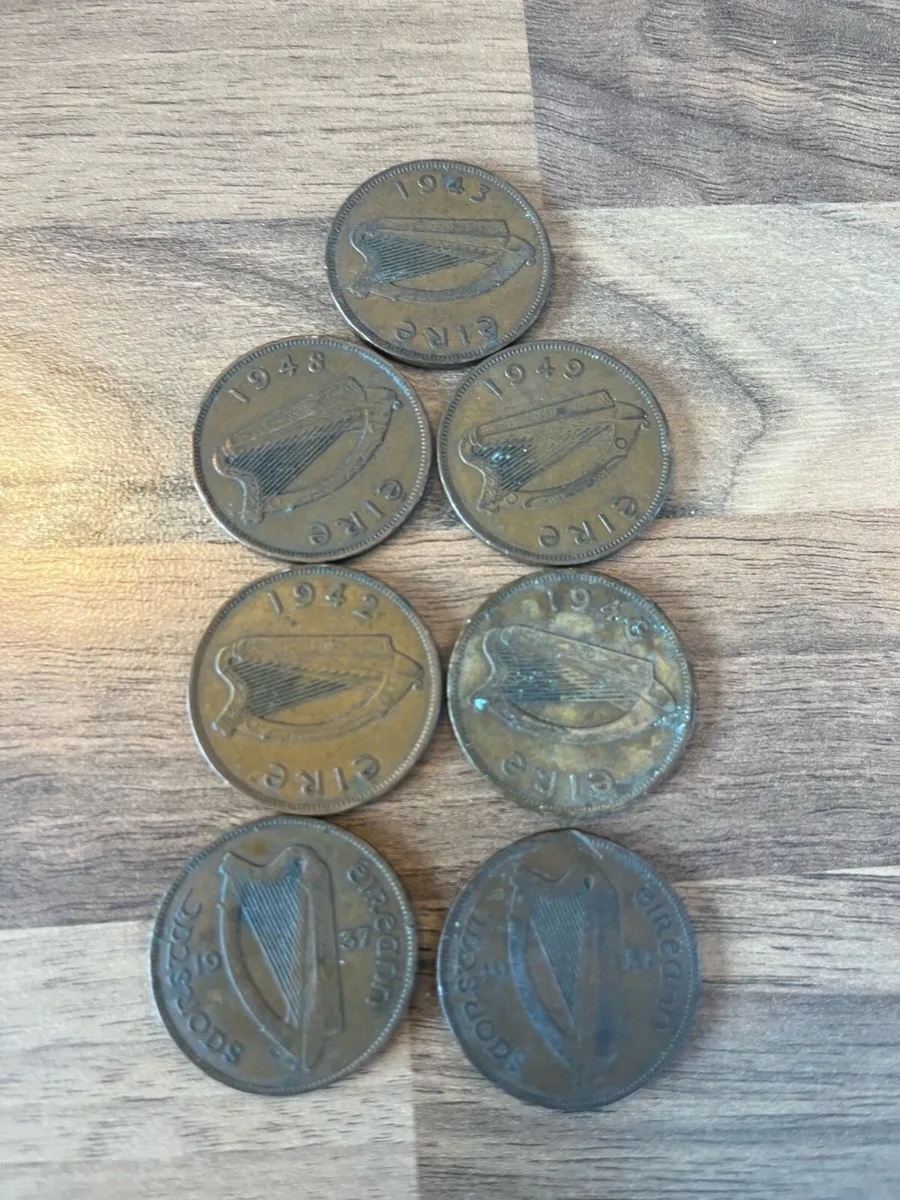 Seven 1930-1940s Irish Punt 1 Pennies - Image 2