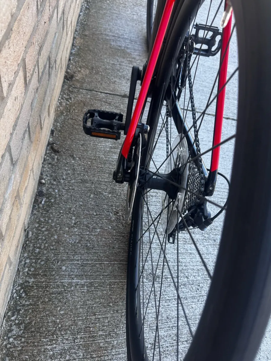 Trek Madone + SL6 2020 Ultegra E Racer - Image 2