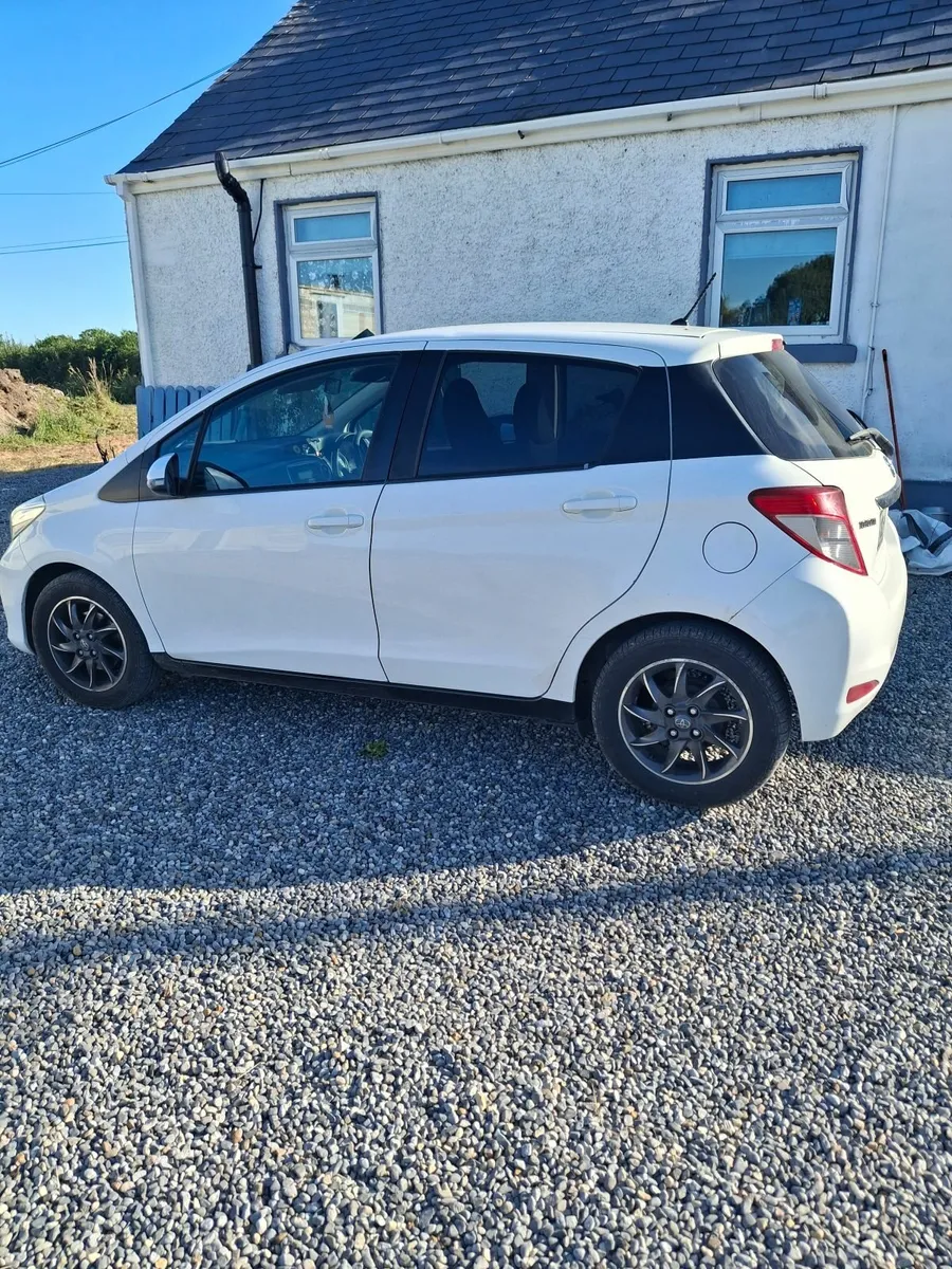 Toyota Yaris 2013 - Image 1