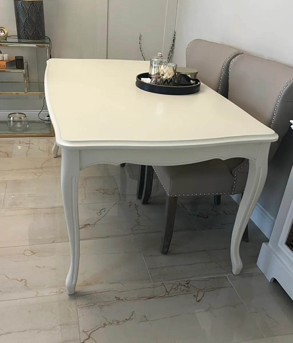 Dining table - Image 2