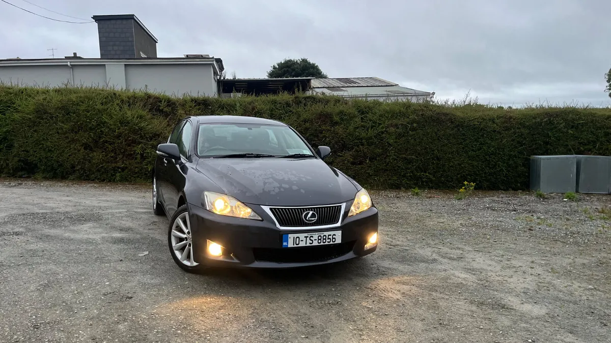 Lexus IS220D - Image 1