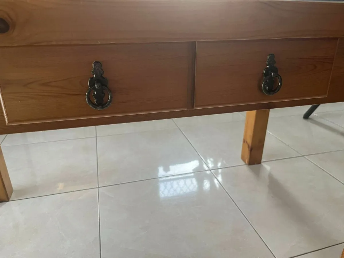 Kitchen Table - Image 4