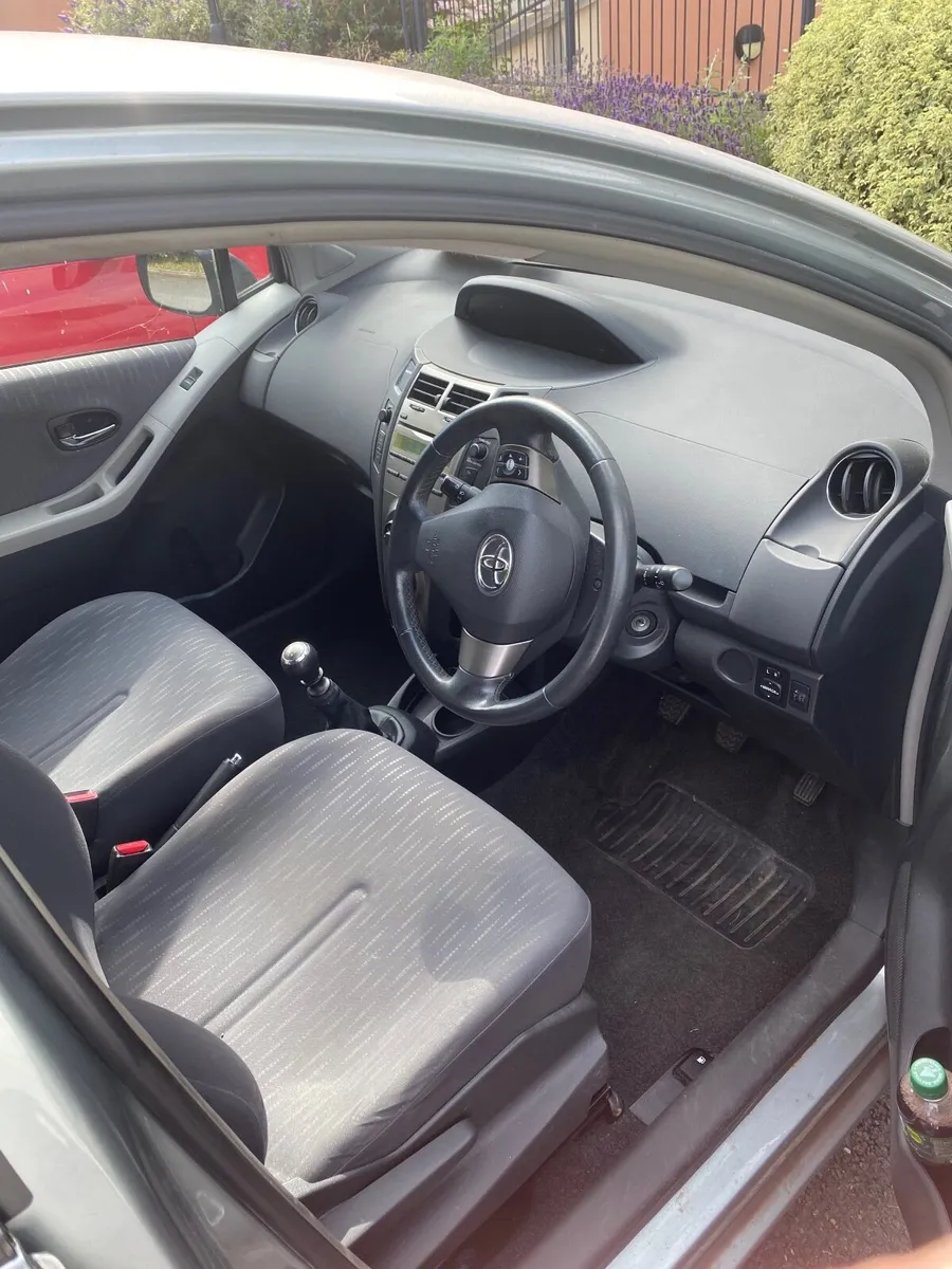 Toyota Yaris 2009 - Image 1