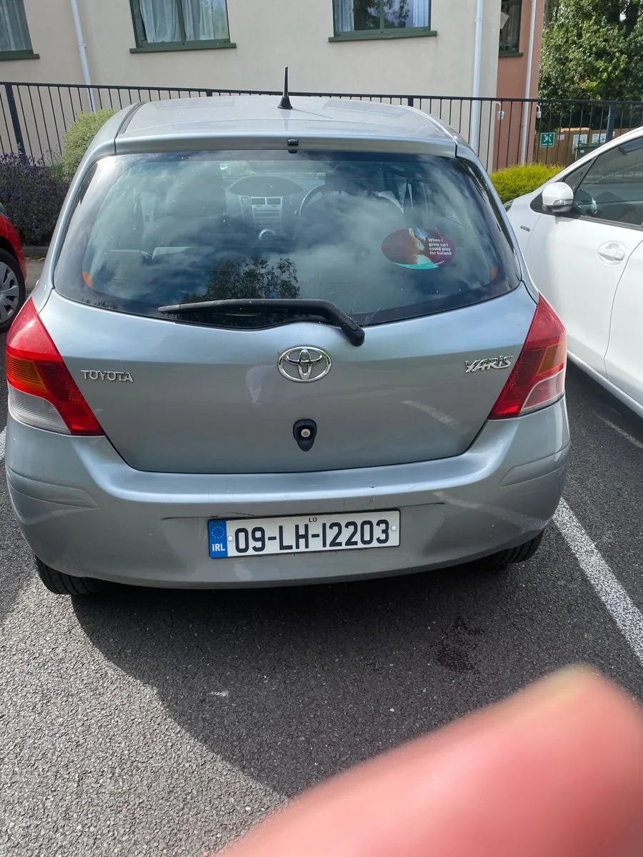 Toyota Yaris 2009 - Image 2