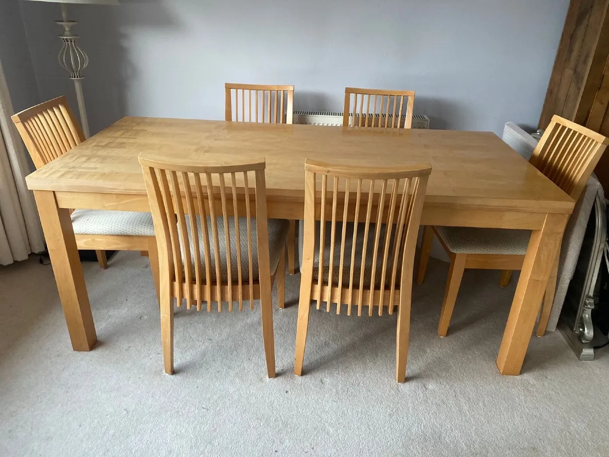 Table & chairs - Image 1