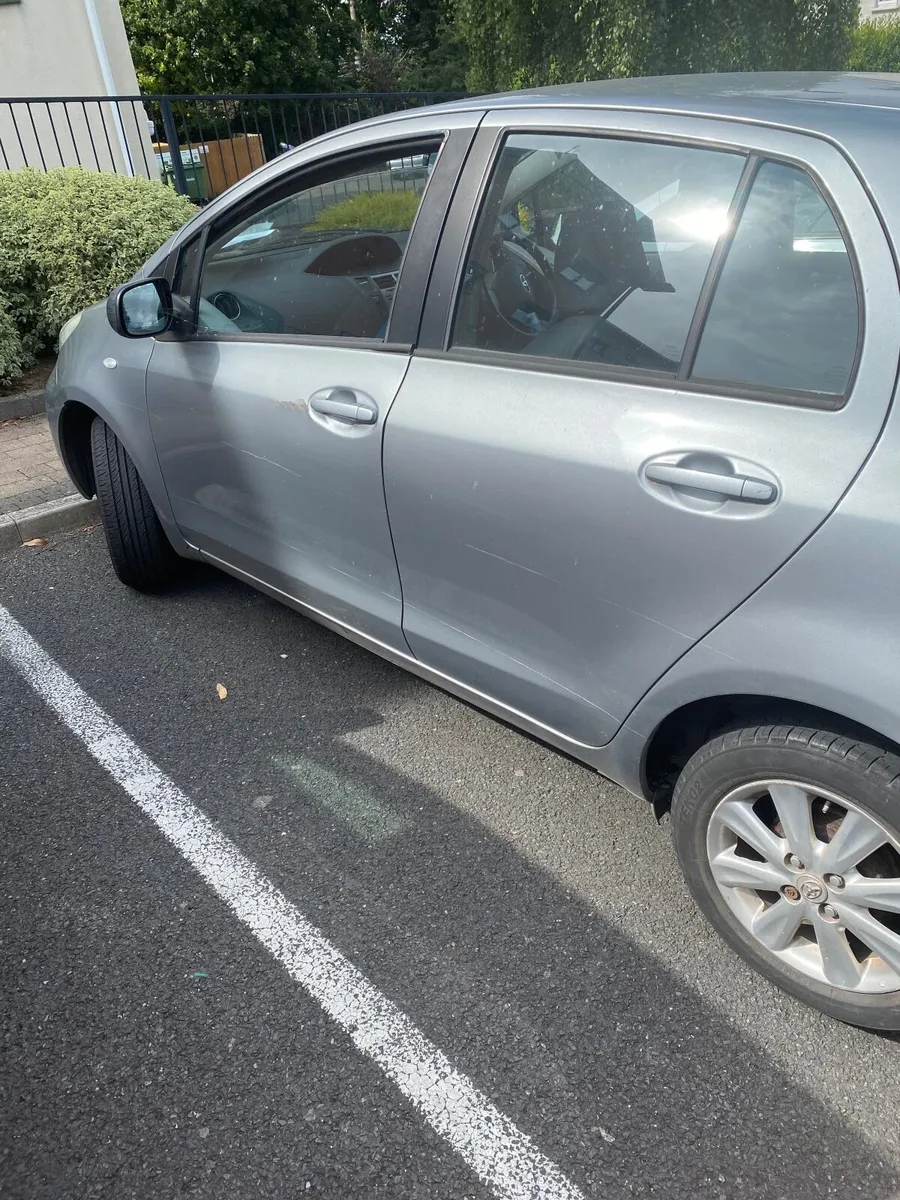 Toyota Yaris 2009 - Image 4