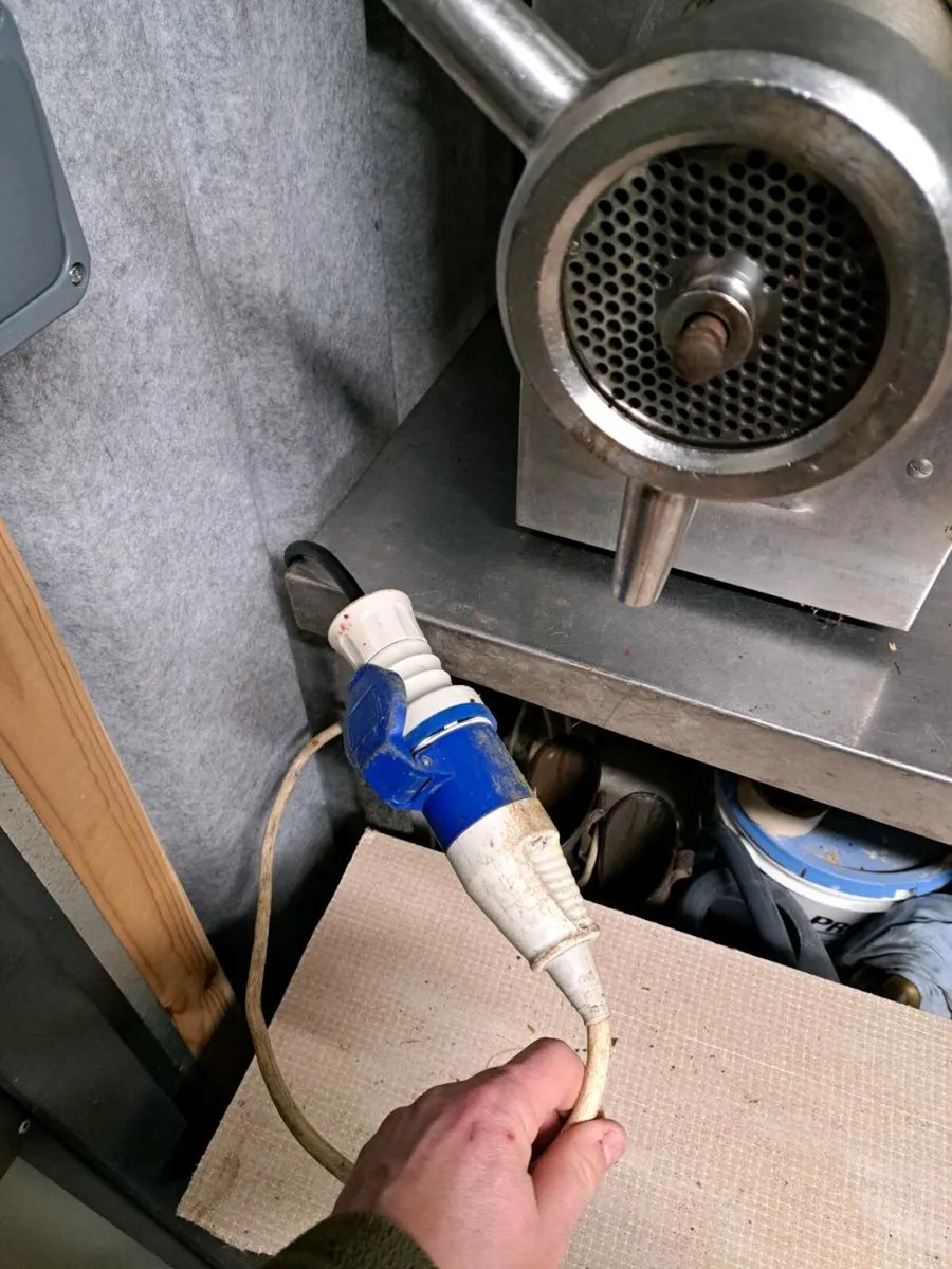 Meat mincer  cold room - Image 3