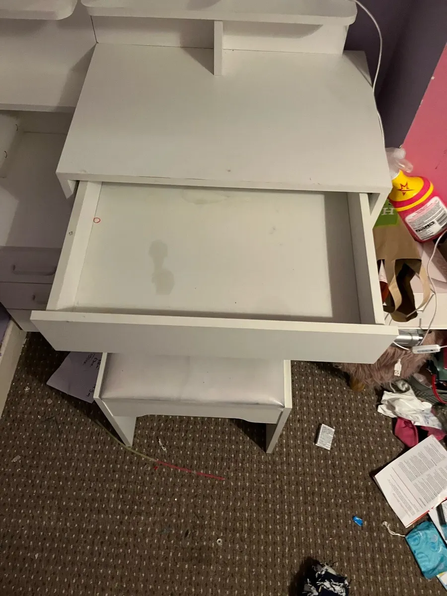 Vanity table - Image 3