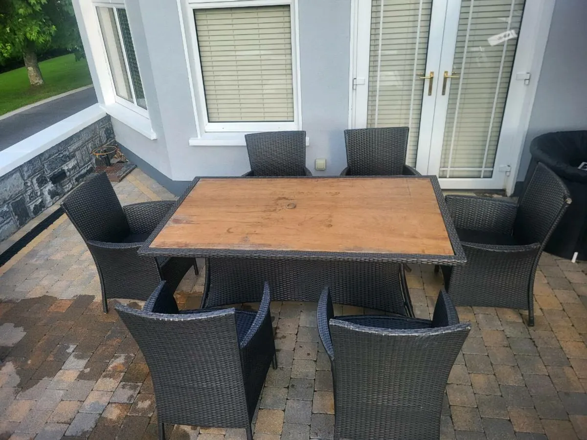 Garden furniture - Image 1